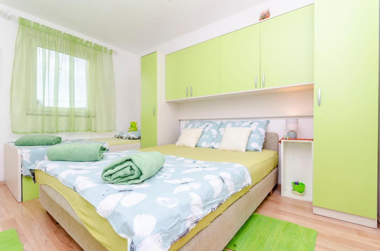 Apartment Branislava Rogoznica  Exteriör bild
